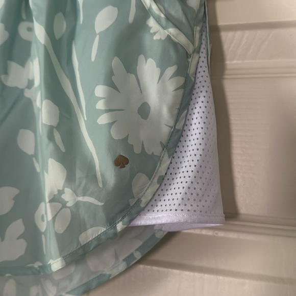 Nwt Kate spade athlete splash mesh inset shorts medium - Picture 5 of 14